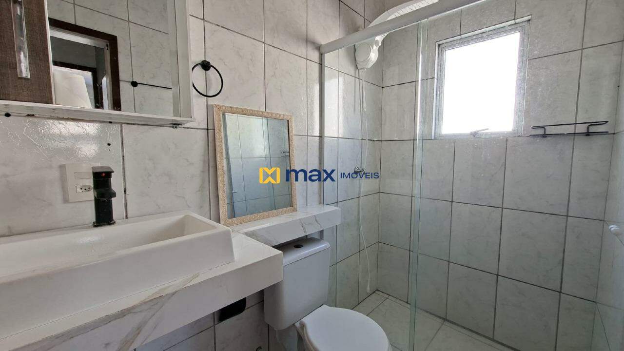 Apartamento para aluguel no Itaipava: Banheiro social