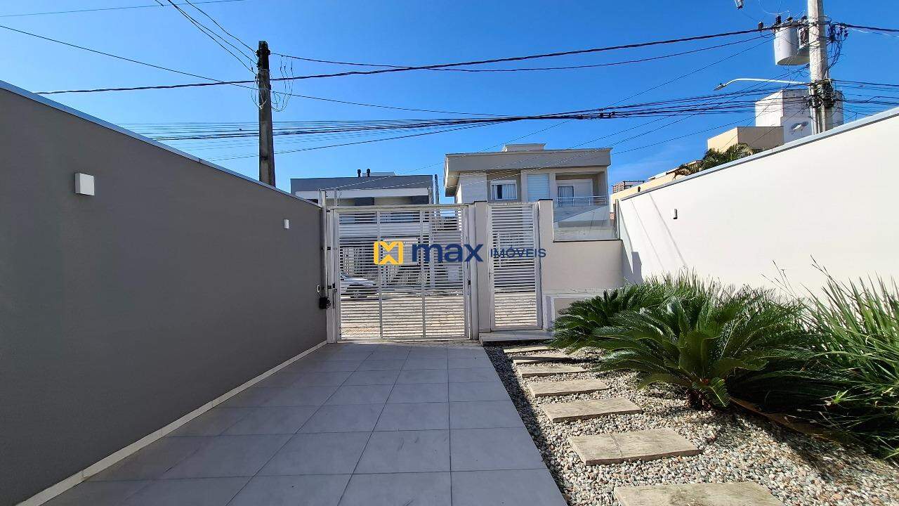 Casa à venda no Cordeiros: Área externa