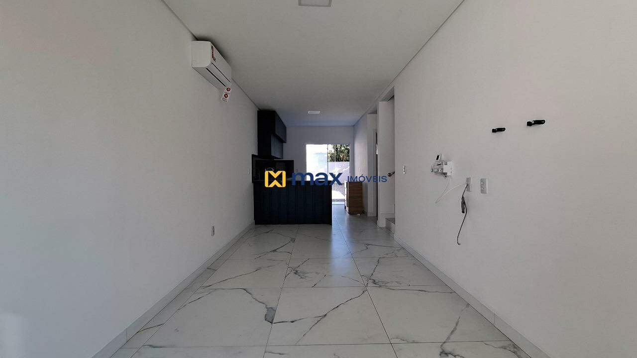 Casa à venda no Cordeiros: Sala de estar