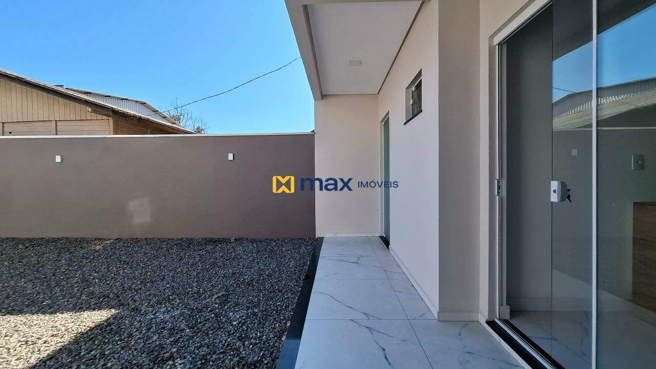 Casa à venda no Cordeiros: Área externa