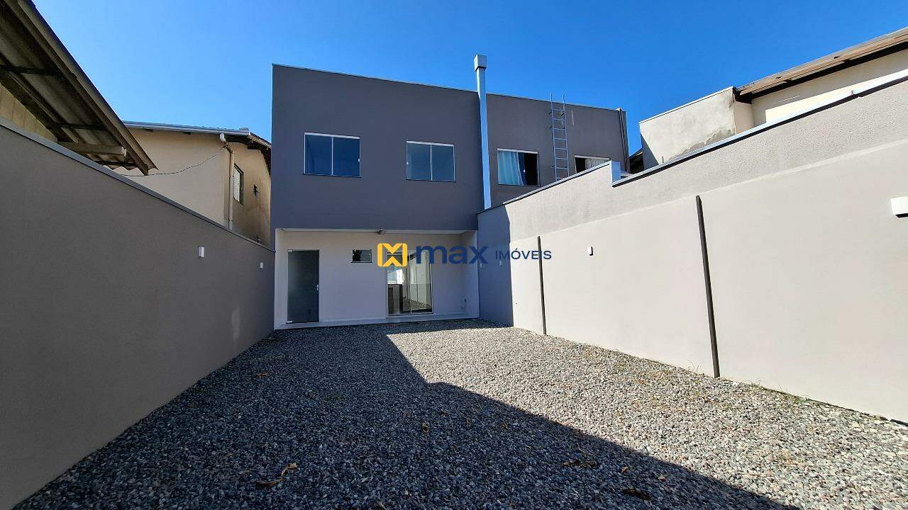 Casa à venda no Cordeiros: Área externa