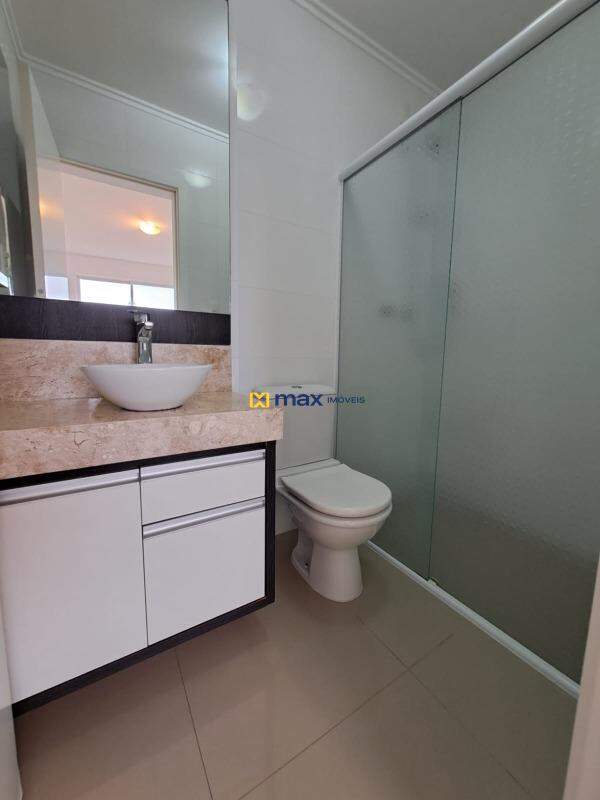 Apartamento para aluguel no Gravatá: Banheiro suite