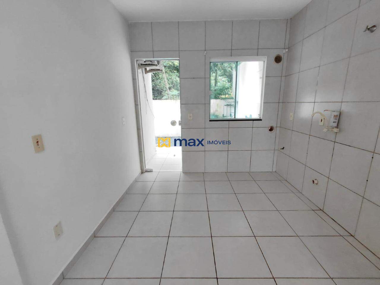 Apartamento para aluguel no Meia Praia: