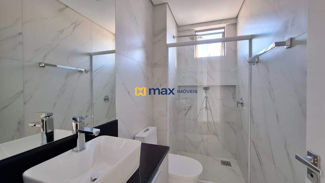 Apartamento à venda no Centro: Banheiro suíte
