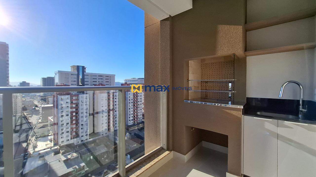 Apartamento à venda no Centro: Sacada com churrasqueira