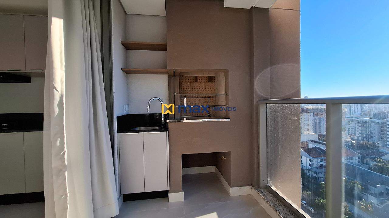 Apartamento à venda no Centro: Sacada com churrasqueira