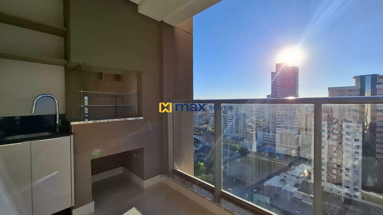 Apartamento à venda no Centro: Sacada com churrasqueira