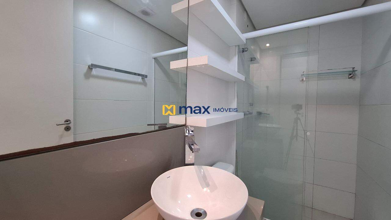 Apartamento à venda no Centro: Banheiro suíte