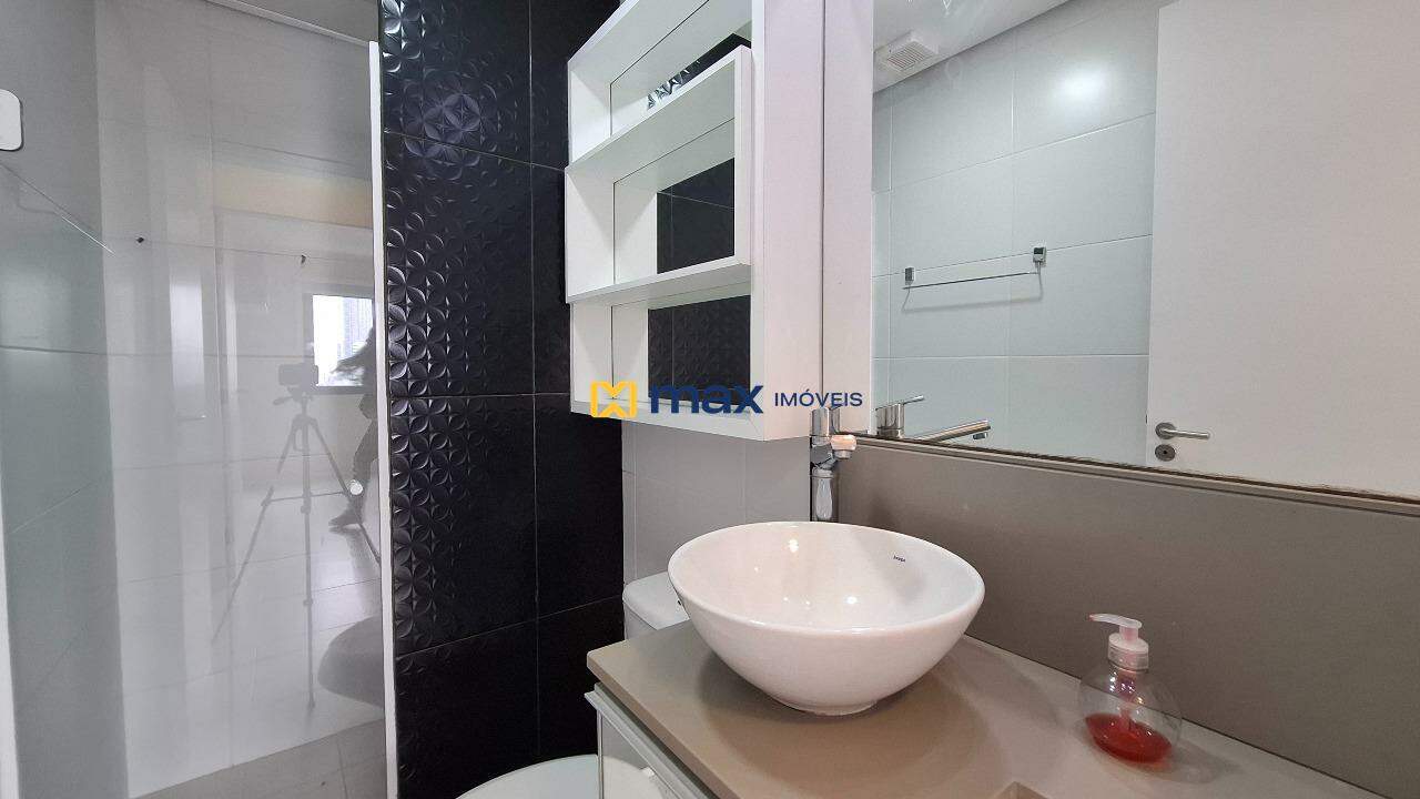 Apartamento à venda no Centro: Banheiro social
