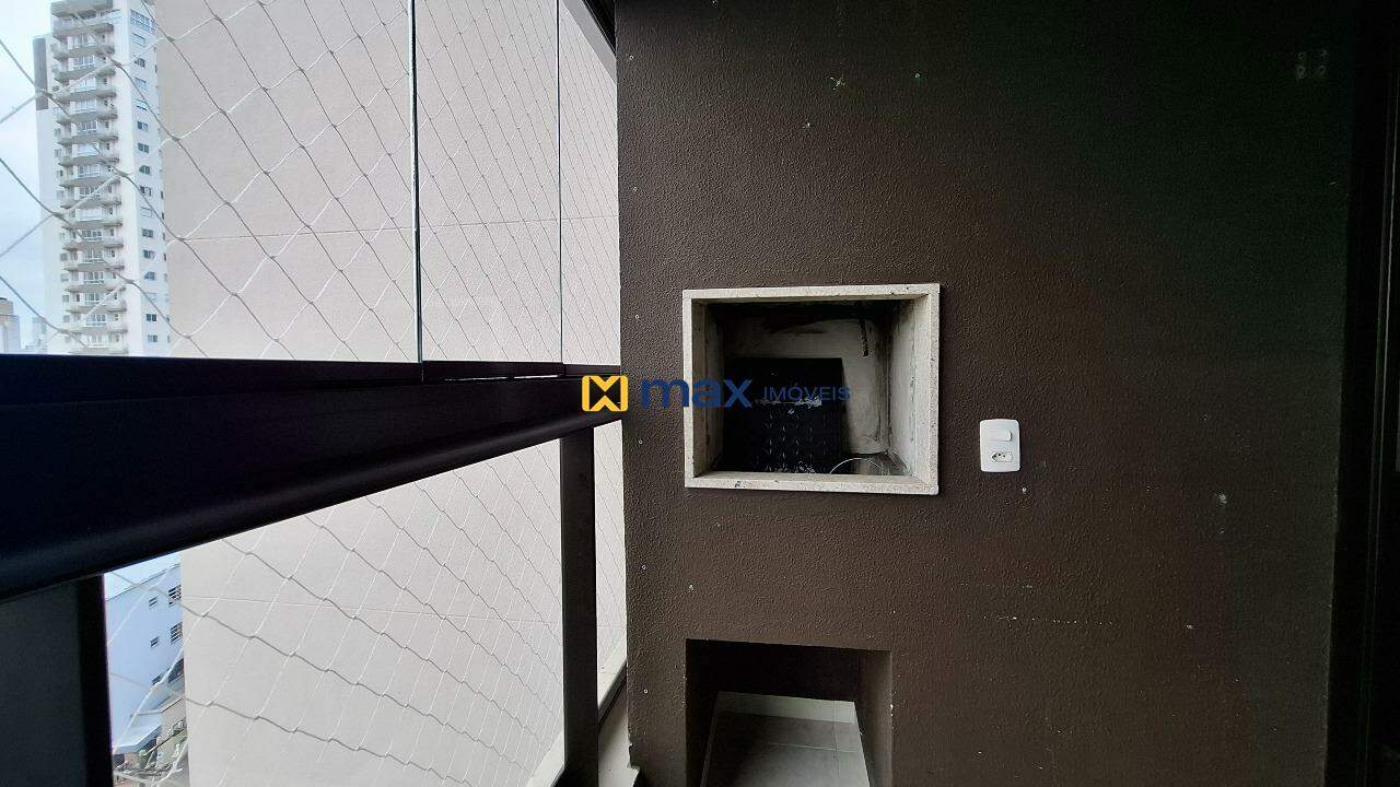 Apartamento à venda no Centro: Sacada com churrasqueira