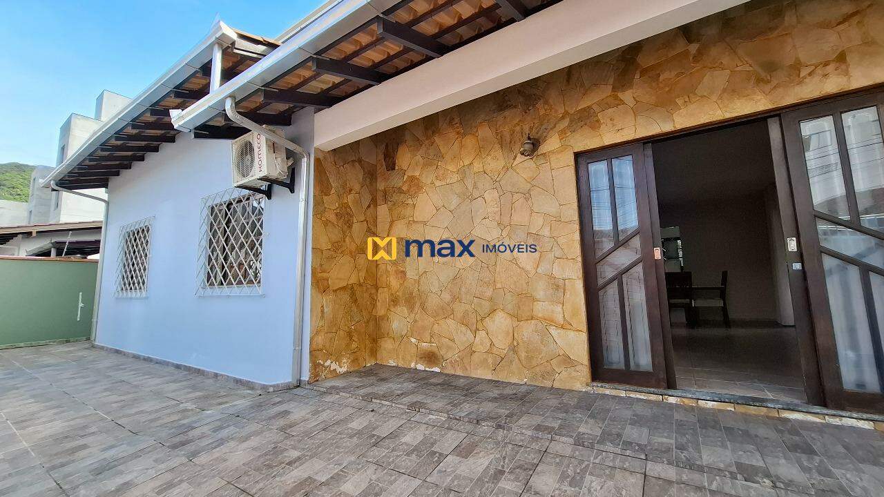 Casa à venda no Fazenda: Fachada
