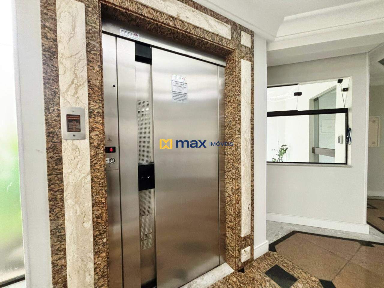 Apartamento para aluguel no Centro: elevador