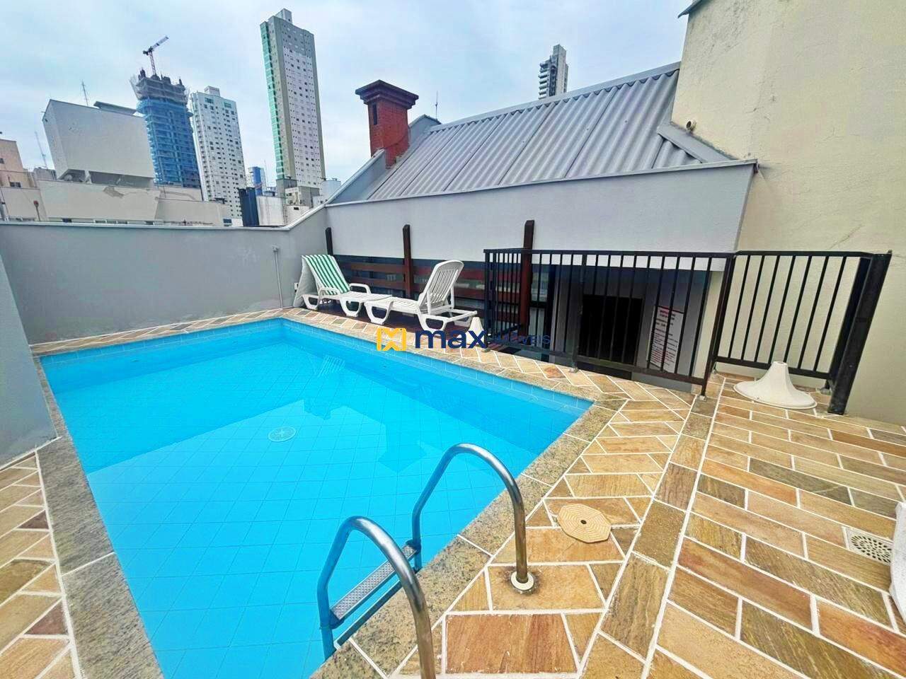Apartamento para aluguel no Centro: piscina