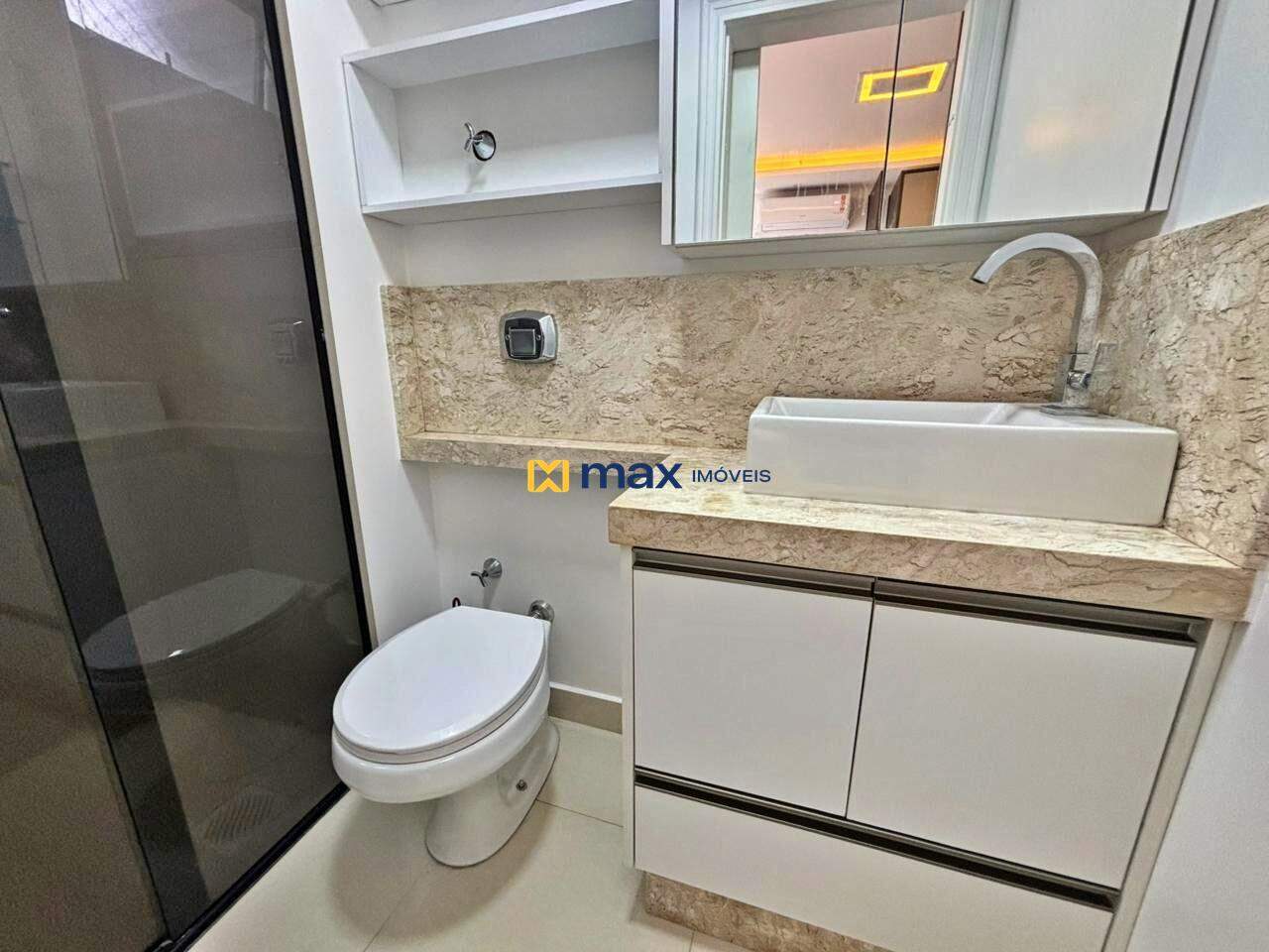 Apartamento para aluguel no Centro: banheiro suíte