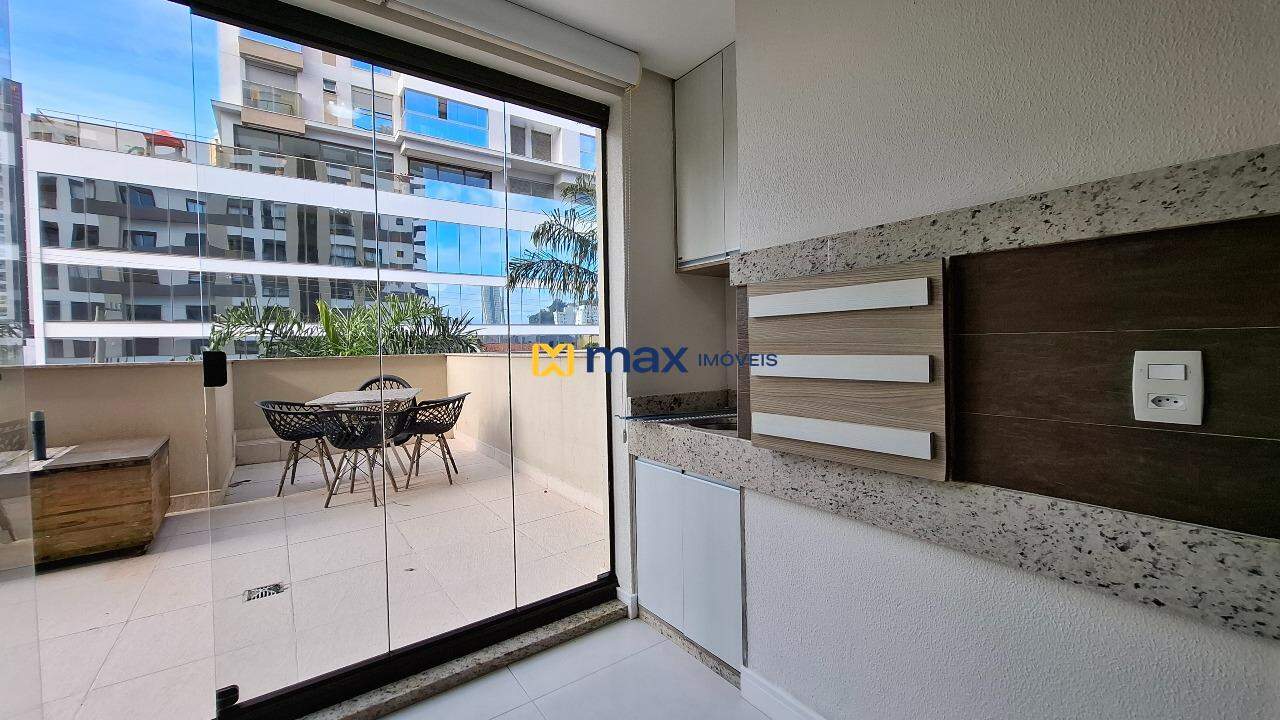 Apartamento à venda no Fazenda: Sacada com churrasqueira