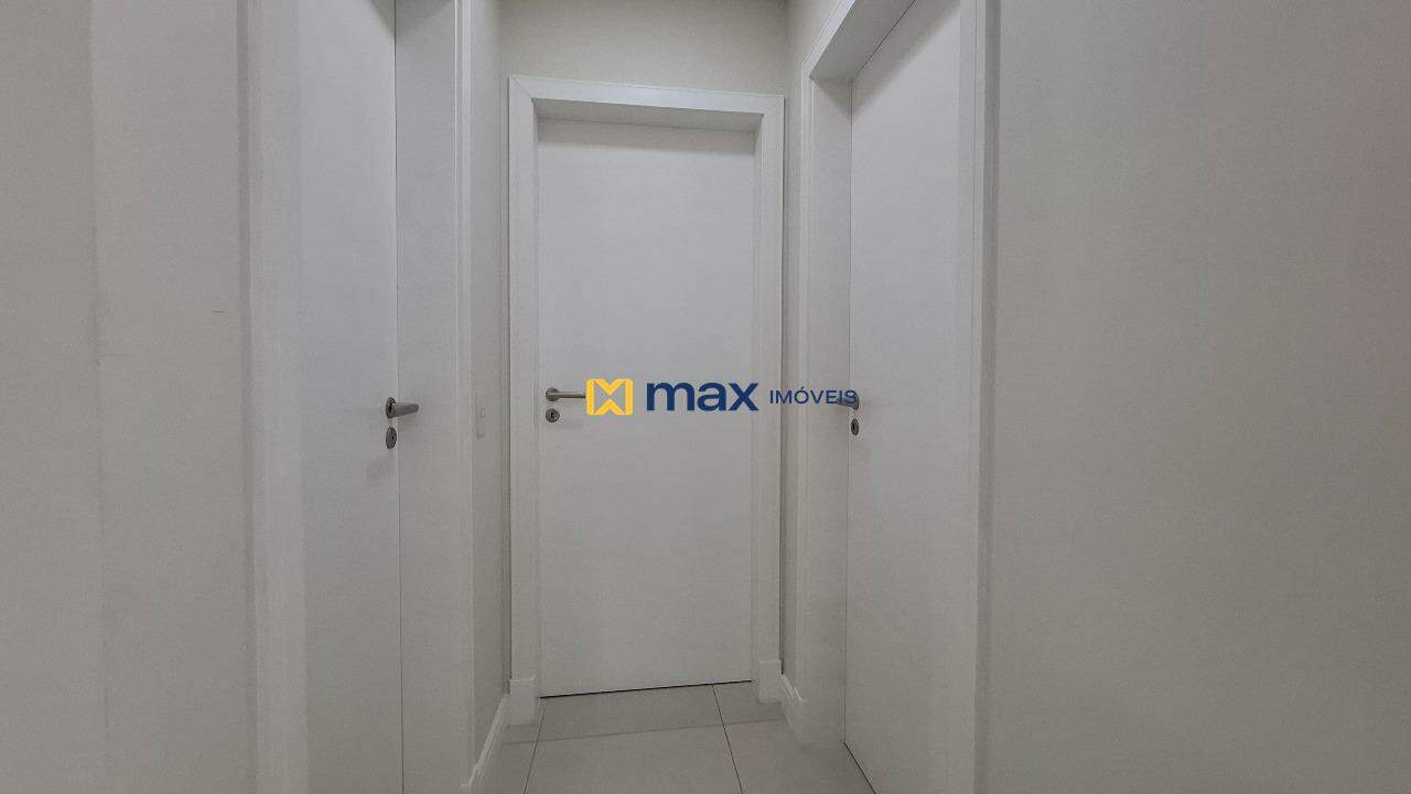 Apartamento à venda no Fazenda: Corredor