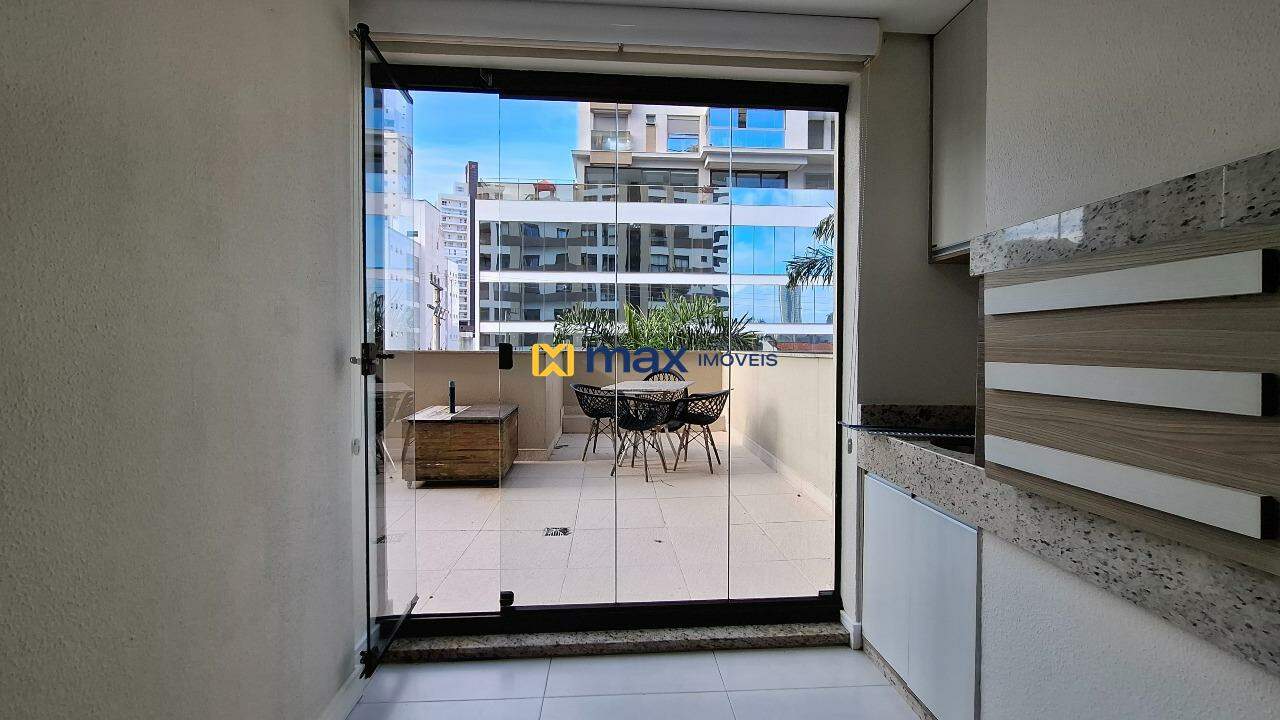 Apartamento à venda no Fazenda: Sacada com churrasqueira