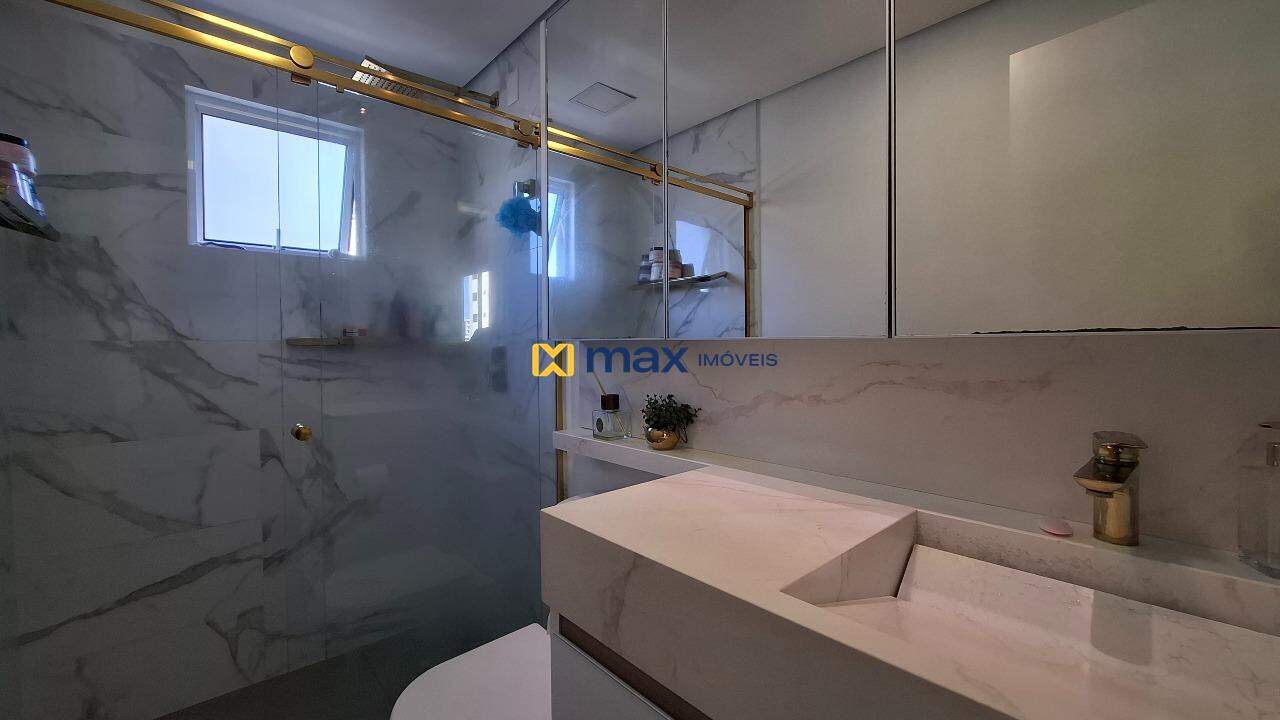 Apartamento à venda no Fazenda: Banheiro suíte
