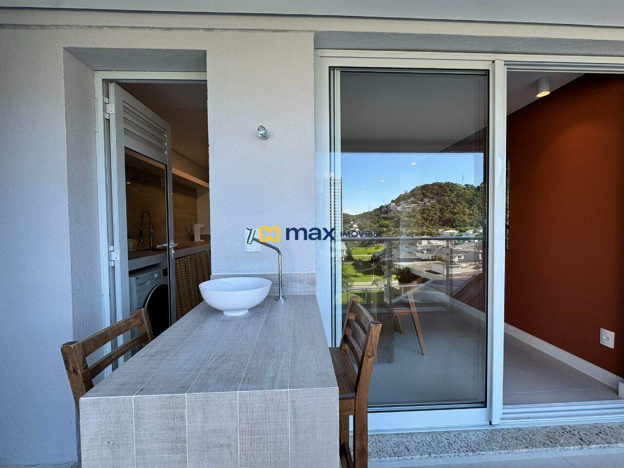 Apartamento para aluguel no Praia Brava de Itajaí: Sacada com churrasqueira