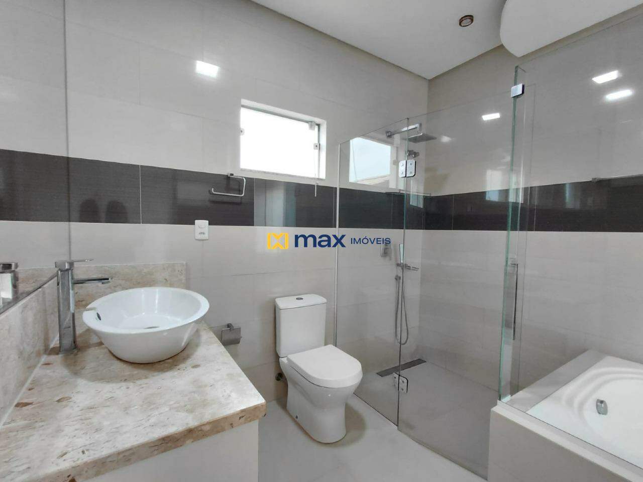 Casa para aluguel no Centro: Banheiro