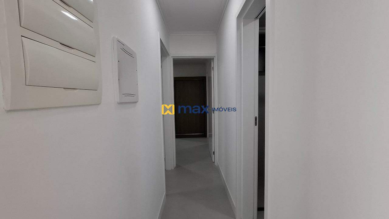 Apartamento para aluguel no São Vicente: Corredor