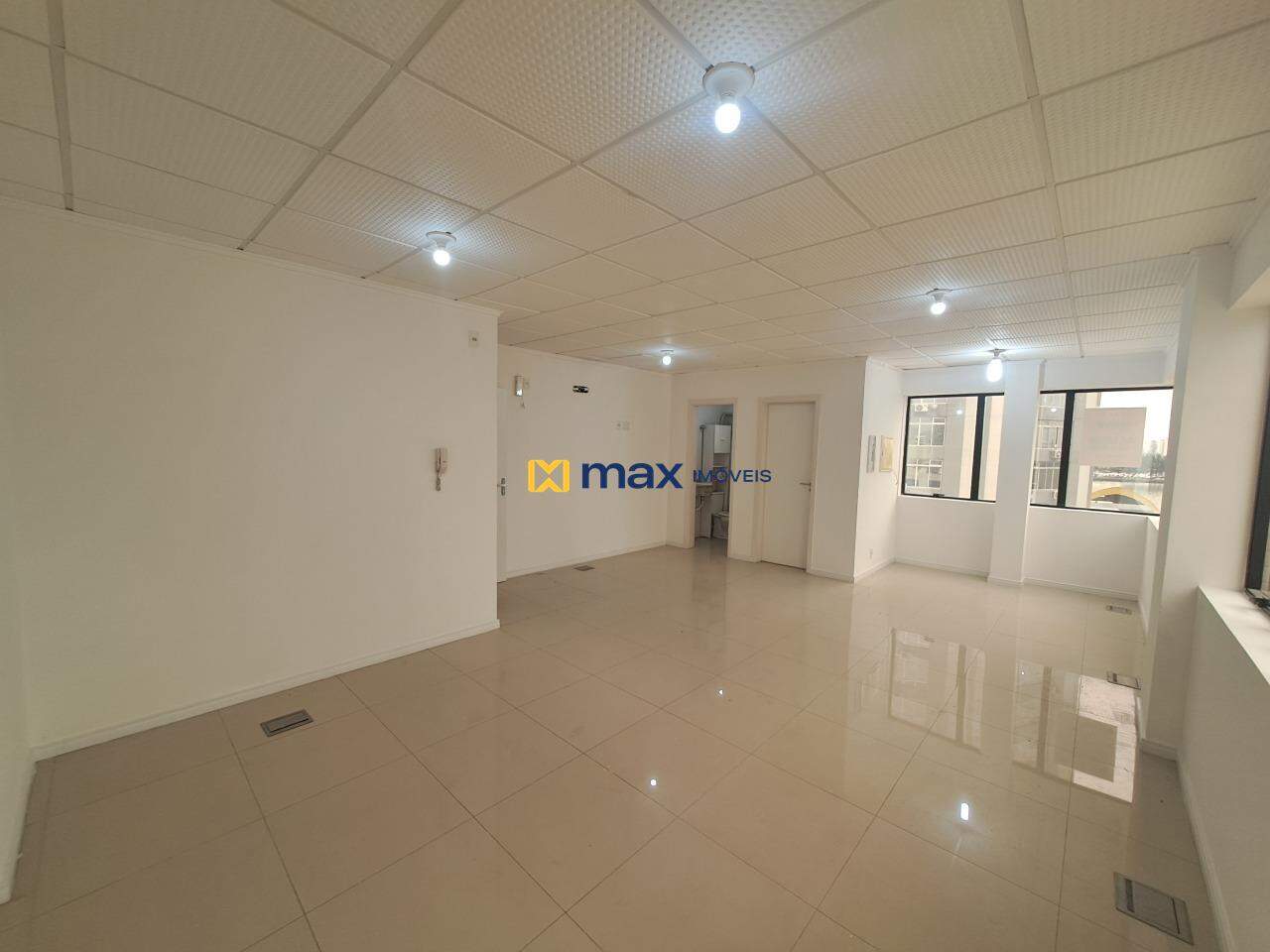 Sala à venda no Centro: Sala