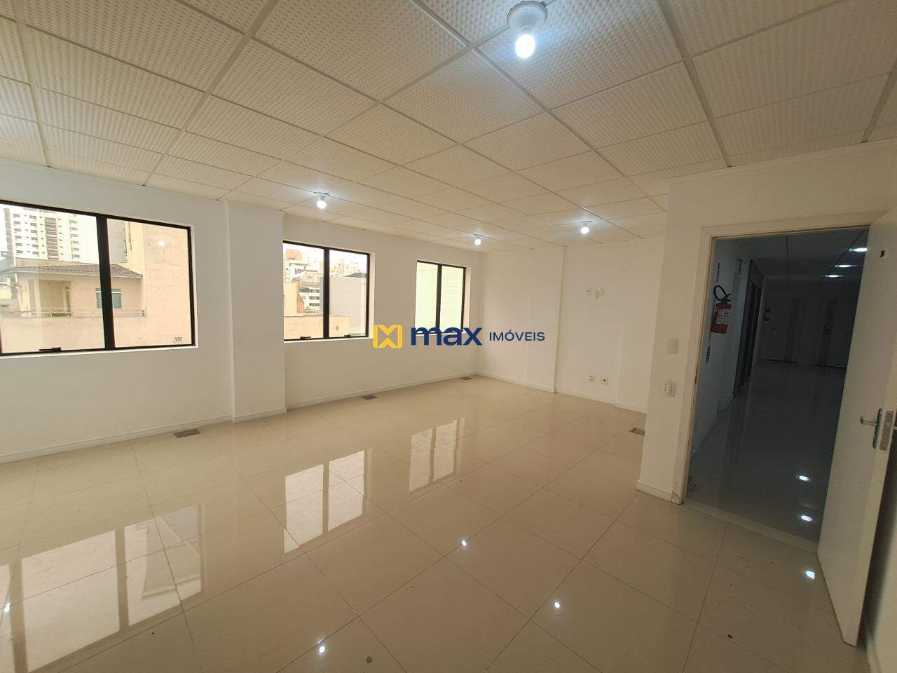Sala à venda no Centro: Sala
