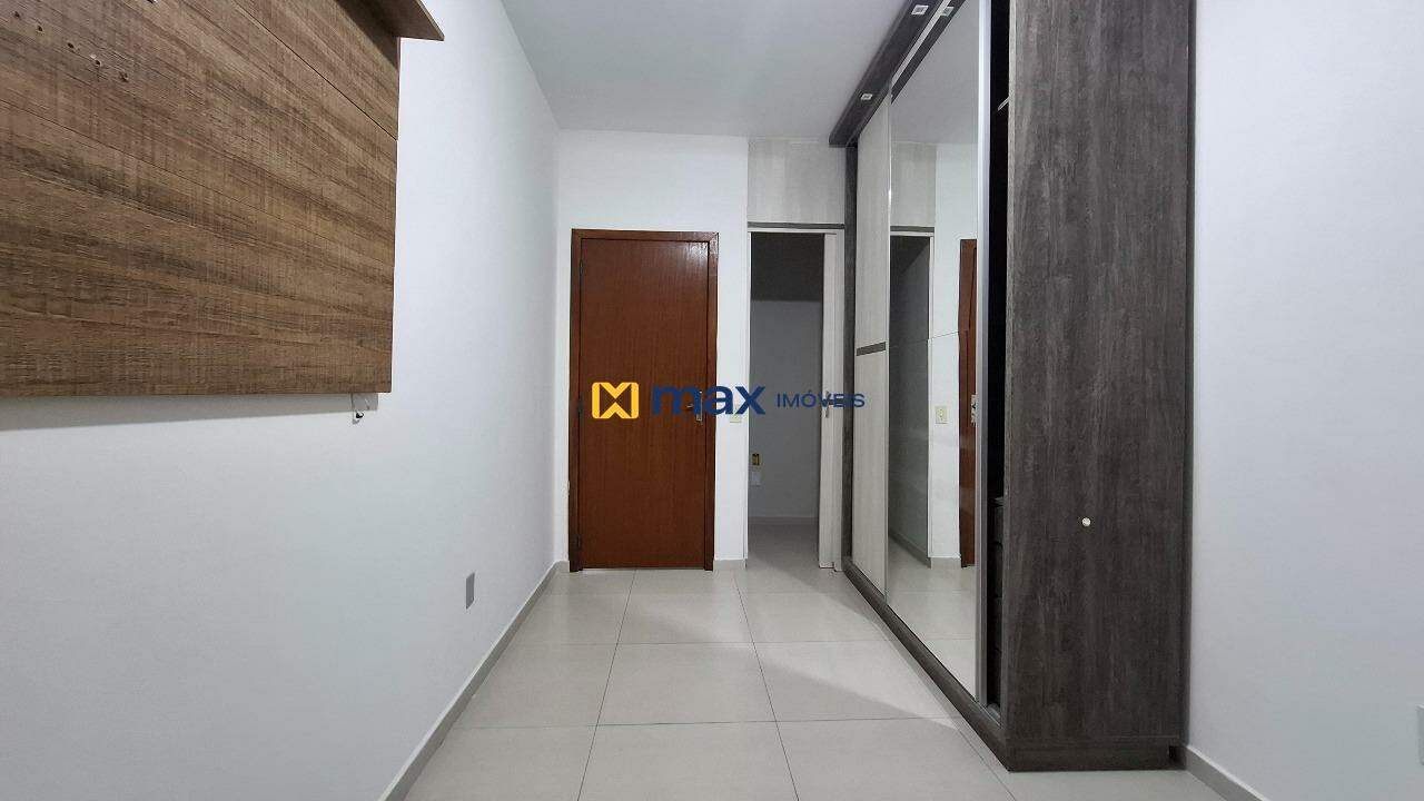 Casa à venda no Espinheiros: Dormitório 2