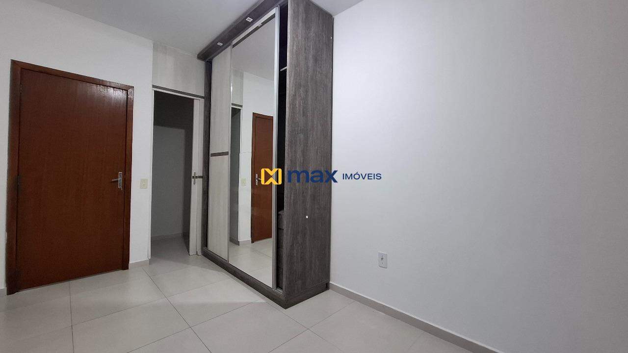 Casa à venda no Espinheiros: Dormitório 2