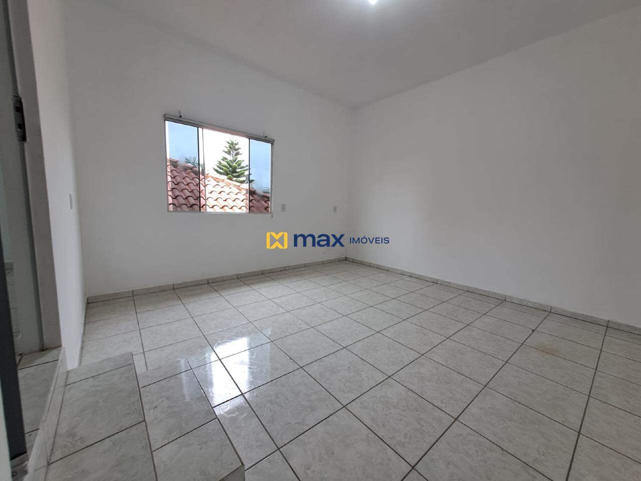Casa para aluguel no Centro: Ante sala suite