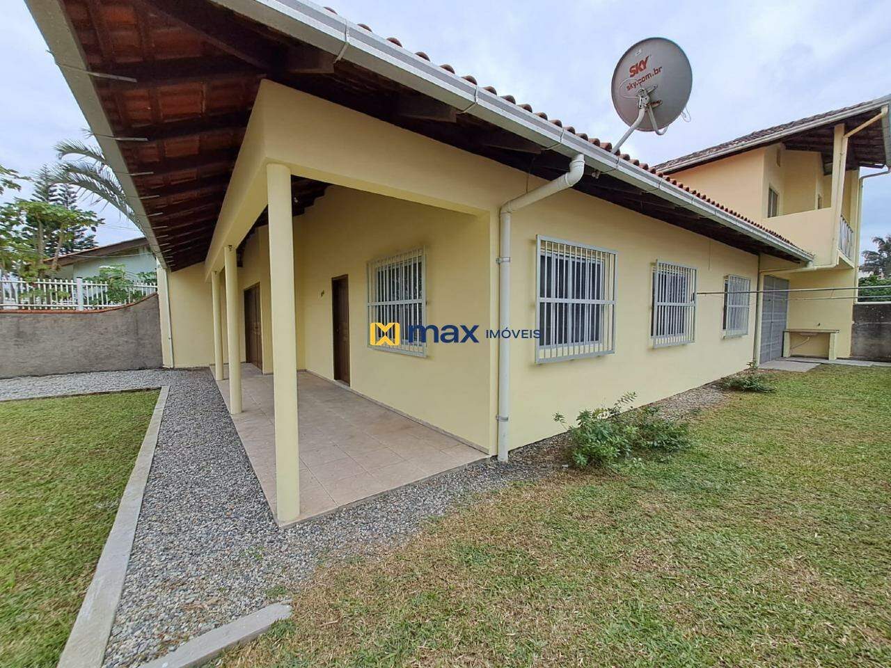 Casa para aluguel no Centro: Quintal lateral