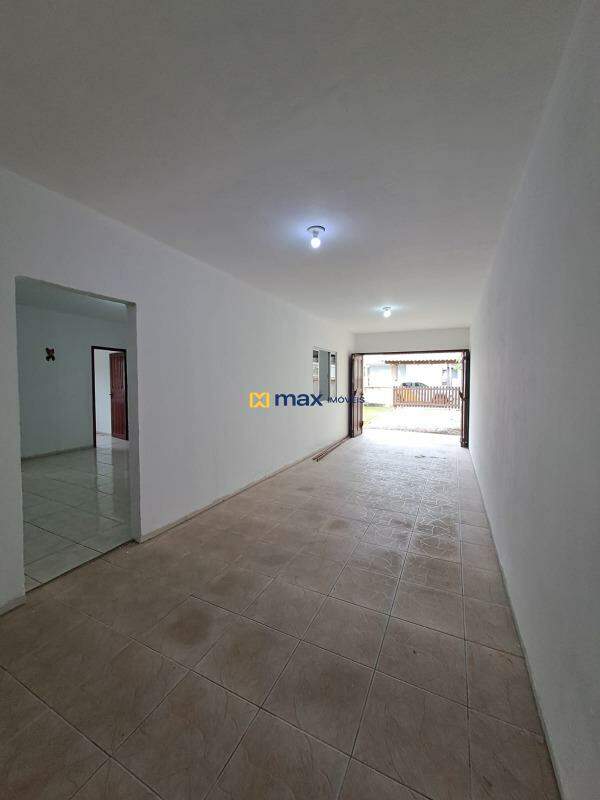 Casa para aluguel no Centro: Garagem