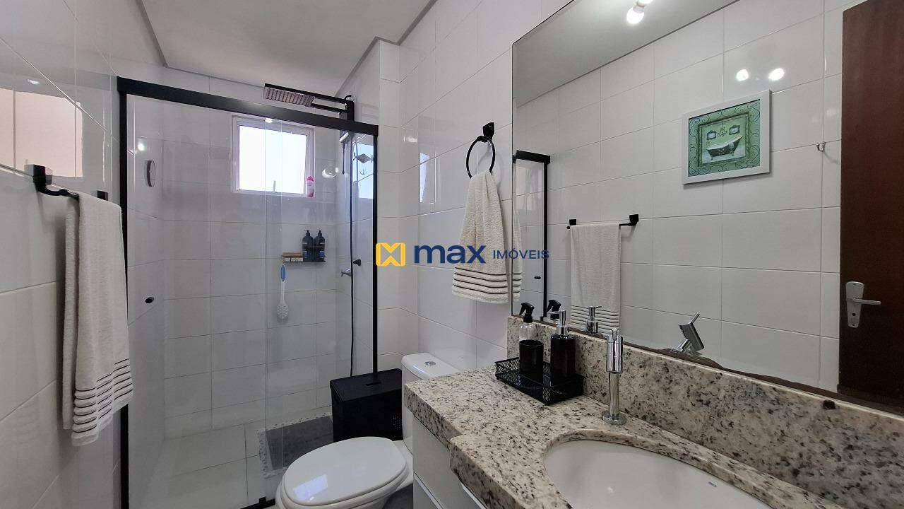 Apartamento à venda no Cordeiros: Banheiro suíte