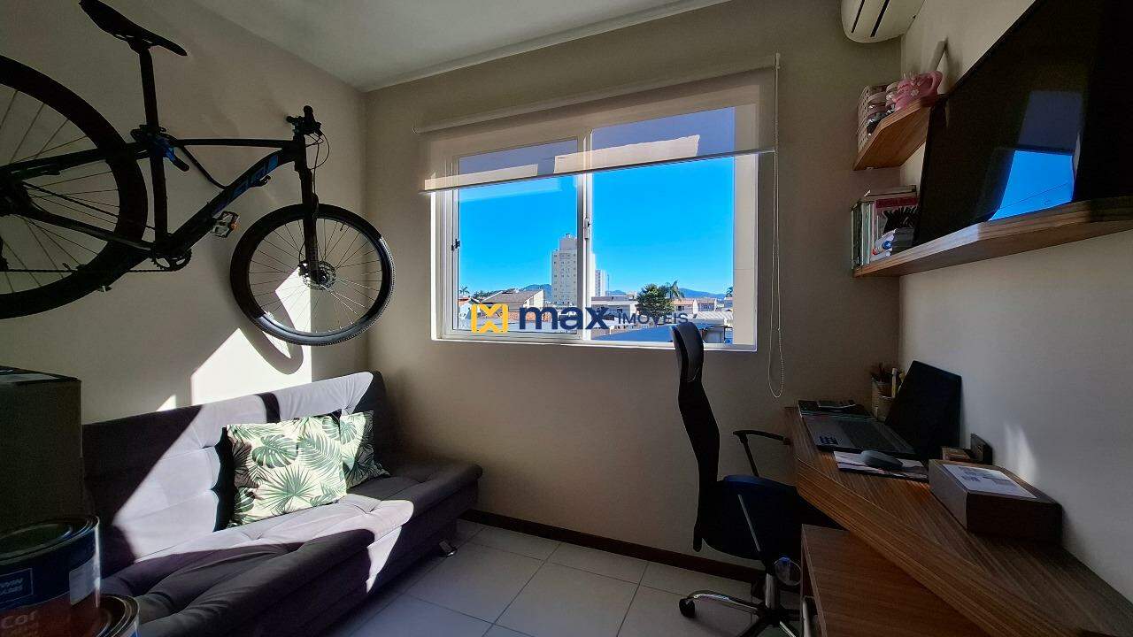 Apartamento à venda no Cordeiros: Sala