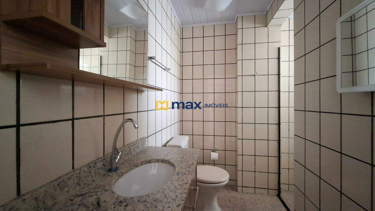Apartamento à venda no Vila Operária: Banheiro social