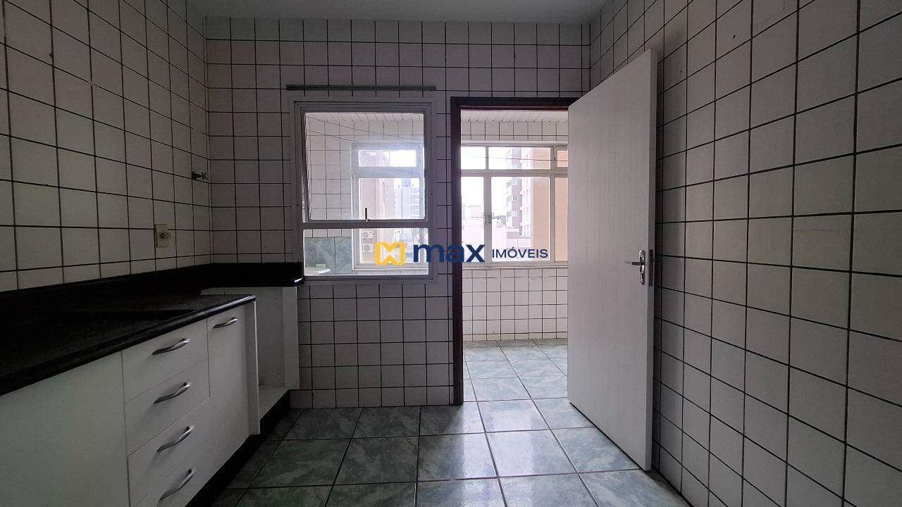 Apartamento à venda no Vila Operária: Cozinha
