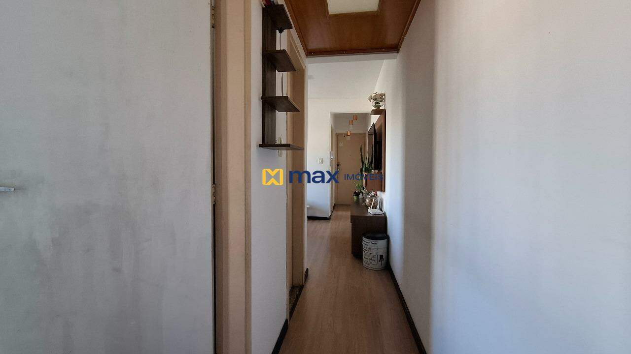Apartamento à venda no São João: Corredor