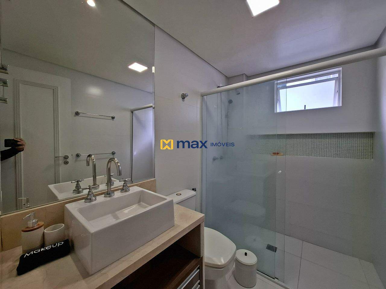 Apartamento à venda no Centro: banheiro suíte