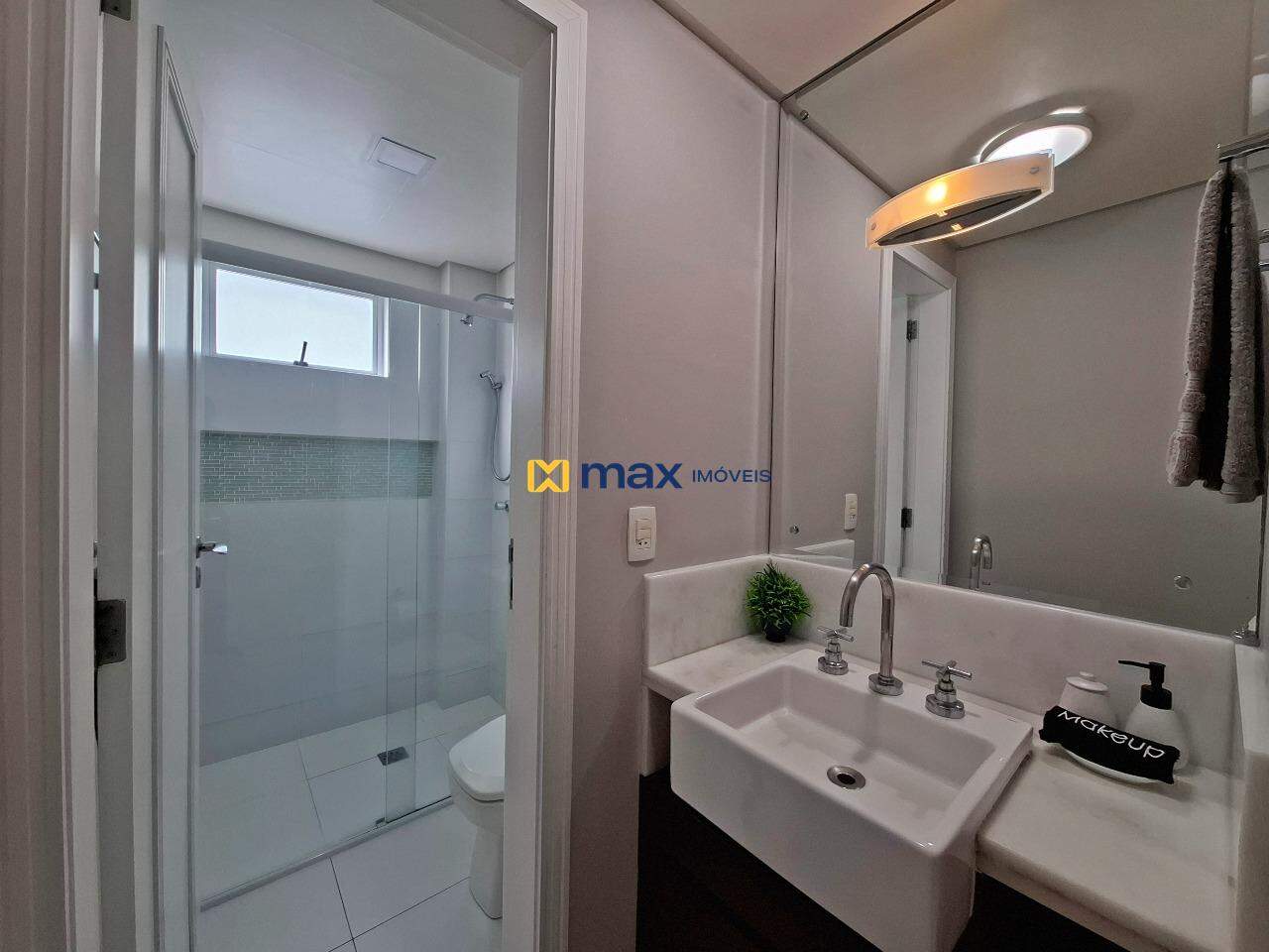 Apartamento à venda no Centro: banheiro social