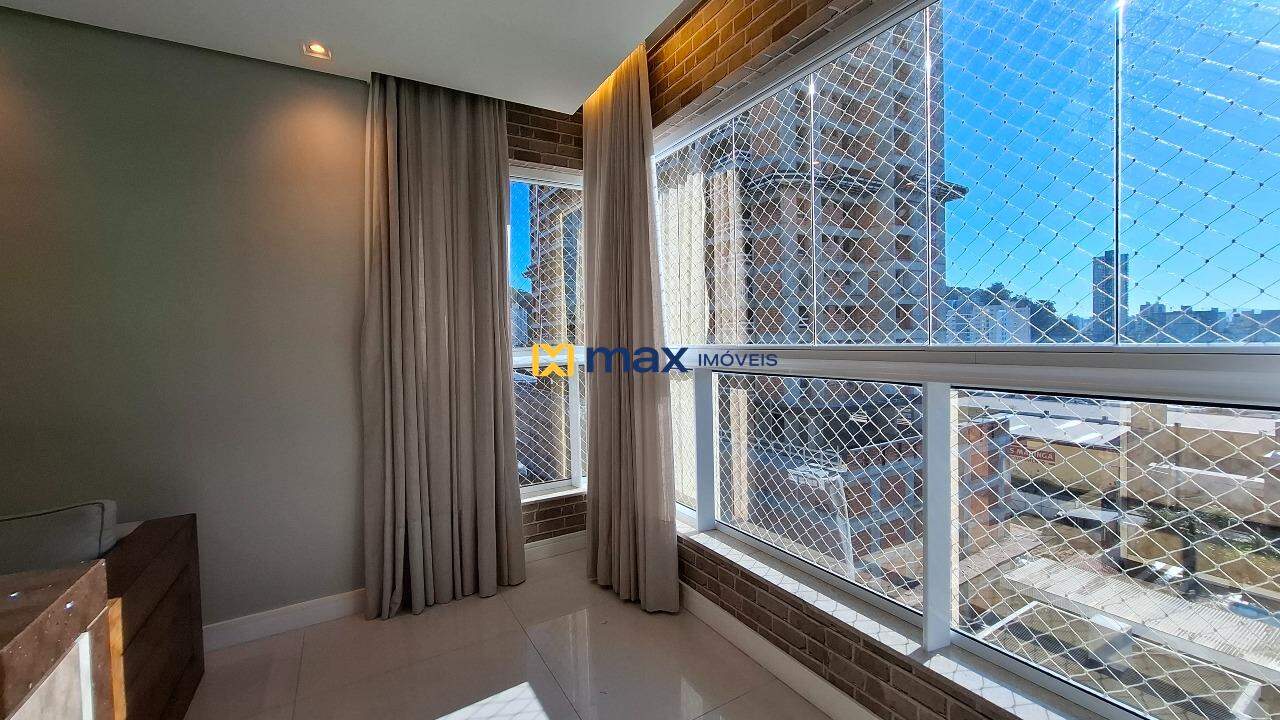 Apartamento à venda no Fazenda: Sacada com churrasqueira