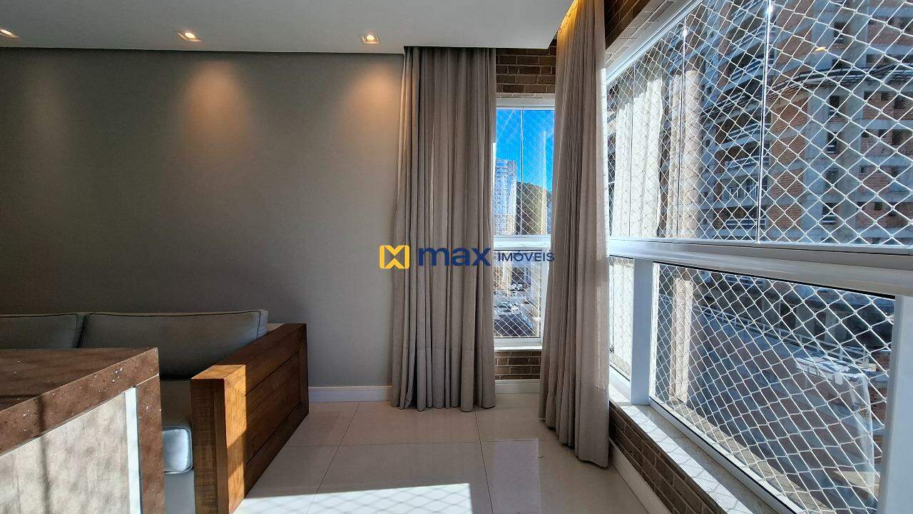 Apartamento à venda no Fazenda: Sacada com churrasqueira