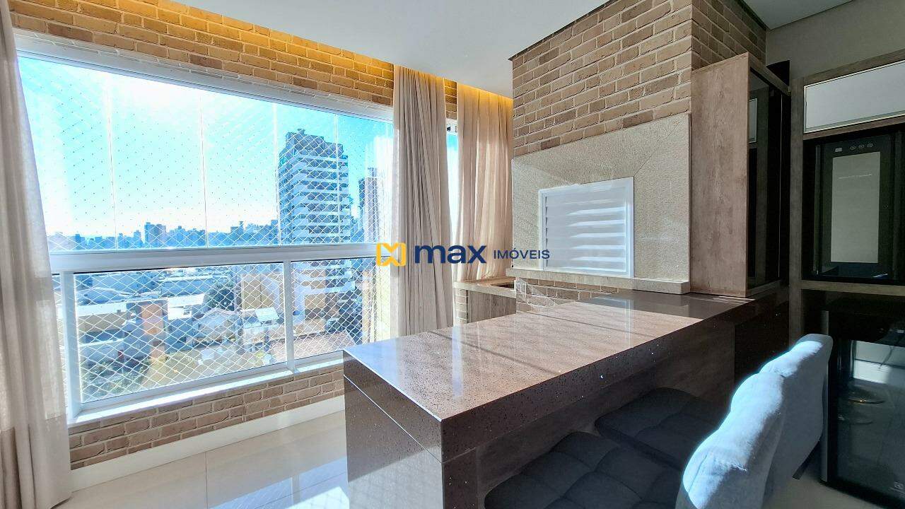Apartamento à venda no Fazenda: Sacada com churrasqueira