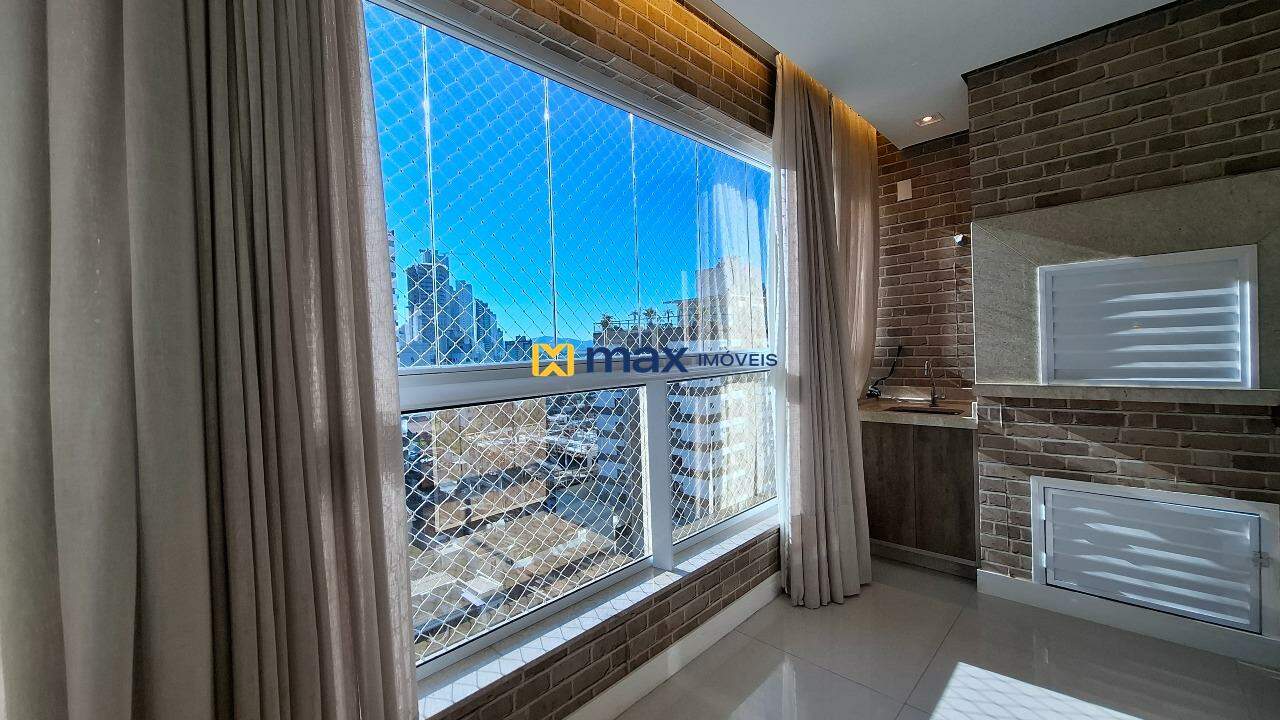 Apartamento à venda no Fazenda: Sacada com churrasqueira