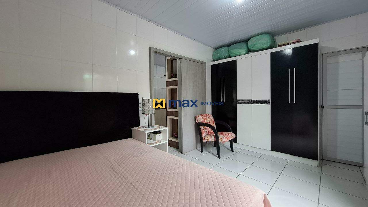 Casa à venda no Cordeiros: Suíte