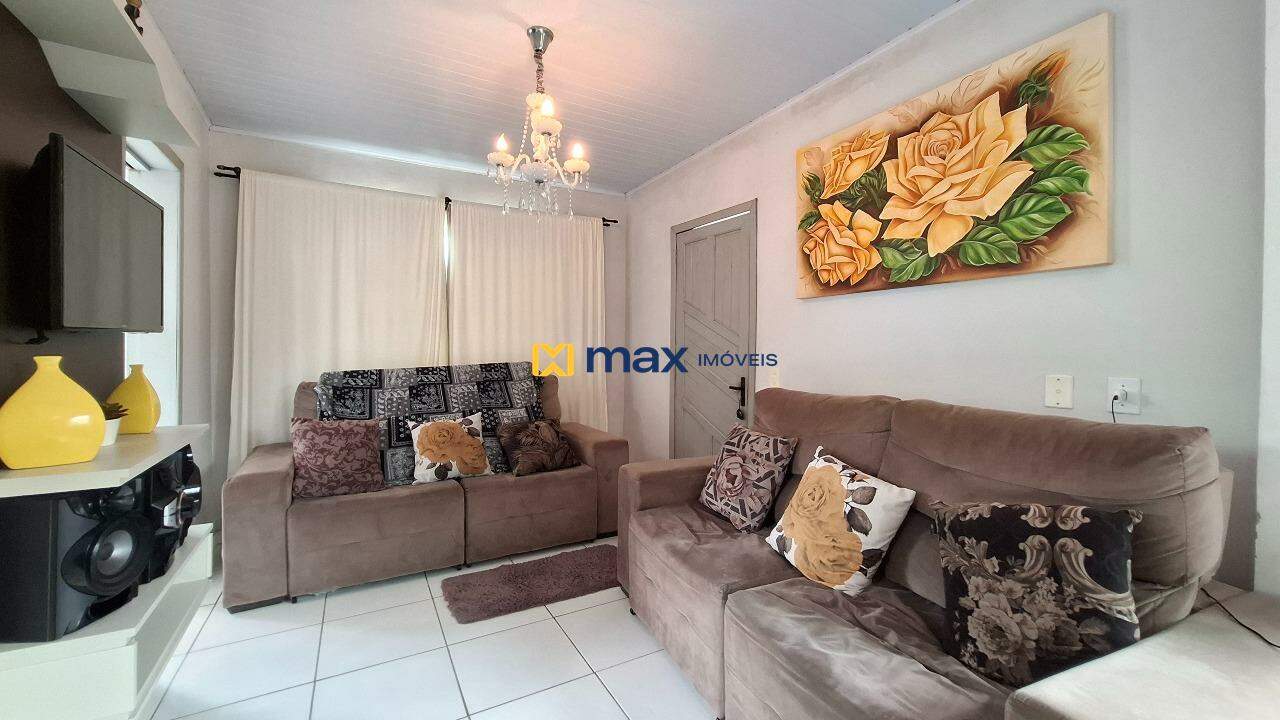 Casa à venda no Cordeiros: Sala de estar