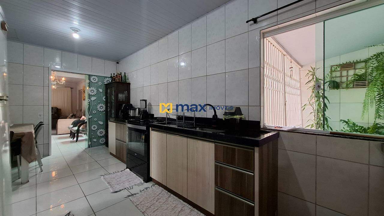 Casa à venda no Cordeiros: Cozinha