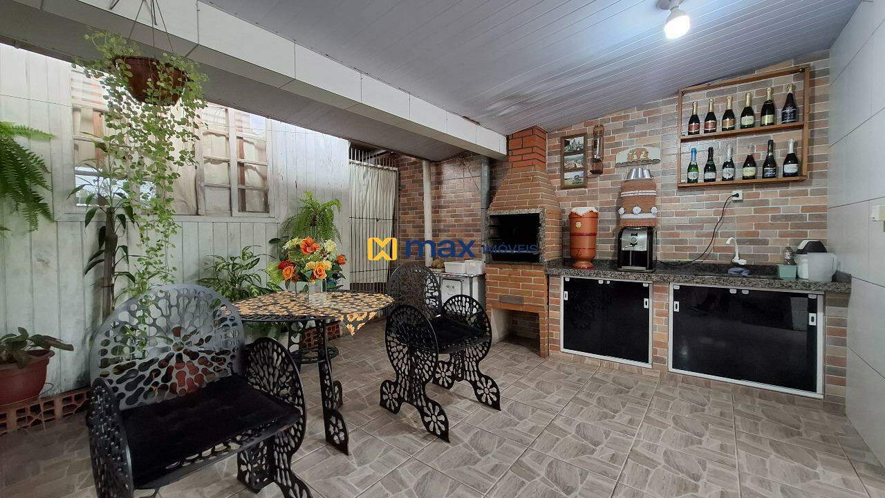 Casa à venda no Cordeiros: Espaço churrasqueira