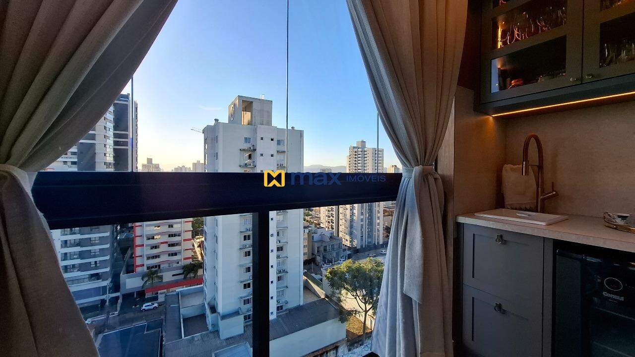 Apartamento à venda no Centro: Sacada com churrasqueira