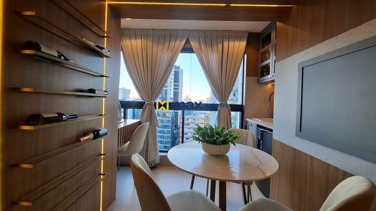 Apartamento à venda no Centro: Sacada com churrasqueira