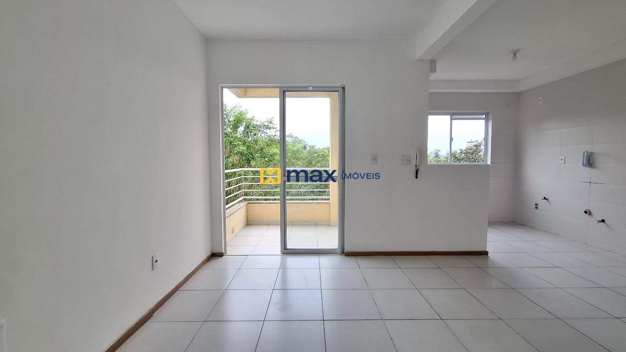 Apartamento à venda no Itaipava: Living integrado